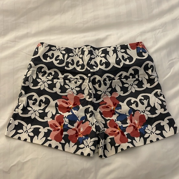 LOFT The Rivera Short Floral Size 0 - Picture 2 of 9